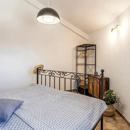 House Getaway Mirce