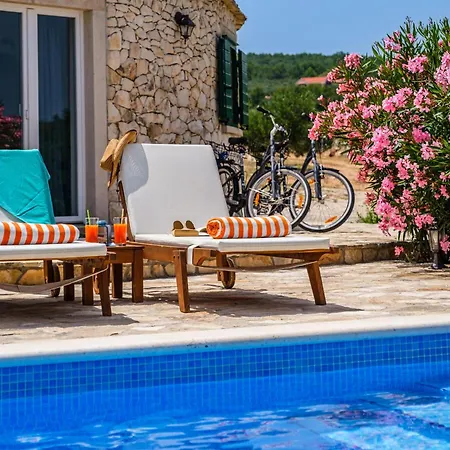 Prázdninový dům House Getaway Mirce