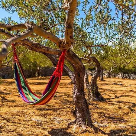 House Getaway * Mirce