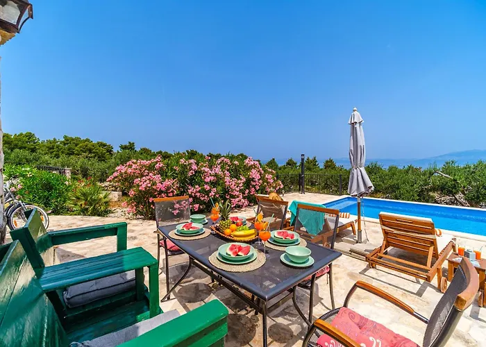 House Getaway Mirce